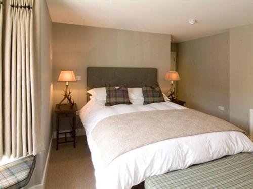 The Percy Arms Hotel Guildford Room photo